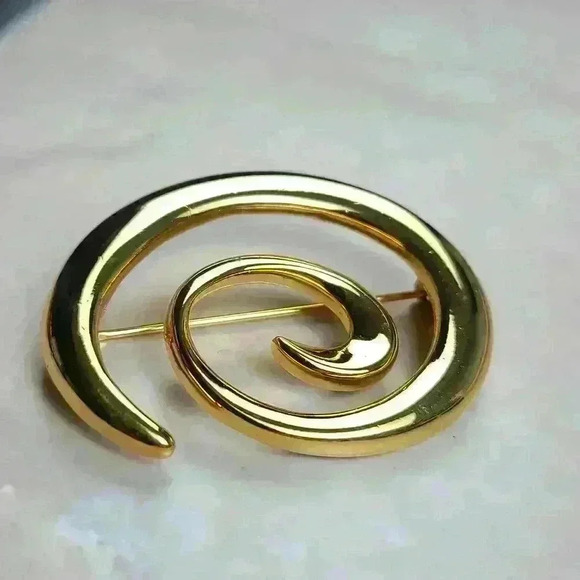 Vintage Napier Gold-toned brooch pin - Picture 2 of 13
